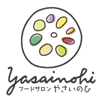 レンコンをモチーフにしたマーク。レンコンの穴の色は野菜の色です。ロゴは手描きです。